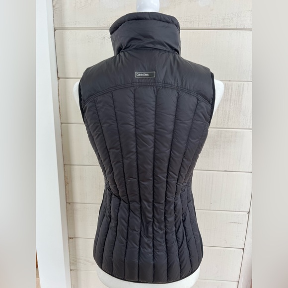 Calvin Klein Performance Down Vest with Asymmetrical Collar Size XS - Picture 3 of 9